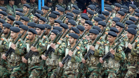 Военен парад в Техеран.