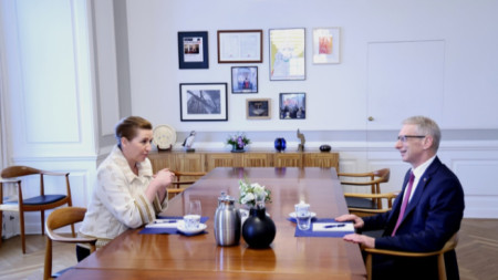 Министър-председателката на Дания Мете Фредериксен (вляво! и министър-председателят на България Николай Денков - Копенхаген, 24 януари 2024