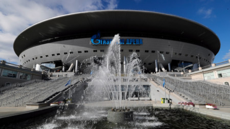 УЕФА да премести финала на Шампионската лига от Санкт Петербург в Париж. На снимката: Стадион „Газпром Арена“ в Санкт Петербург