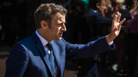 Преизбраният вчера президент на Франция Еманюел Макрон може да спечели