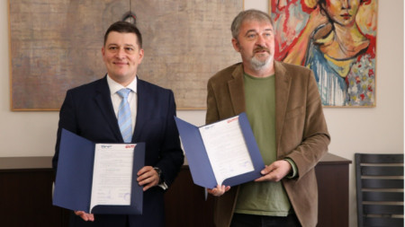 Генерални директор БНР Милен Митев (лево) и директор РТ Цариброд Владимир Вељковић.