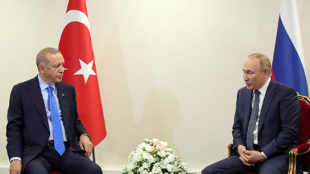Recep Erdogan (L)  and Vladimir Putin, 19 July, 2022