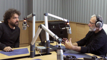 Петър Дундаков и Людмил Фотев в студиото на Радио София