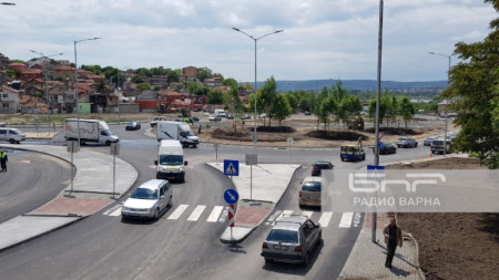 Новото кръгово кръстовище във Варна на бул. 