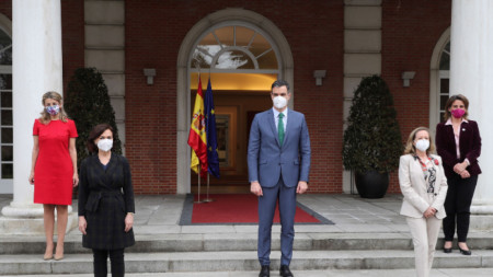 Испанският премиер Педро Санчес днес извърши промени в правителството си
