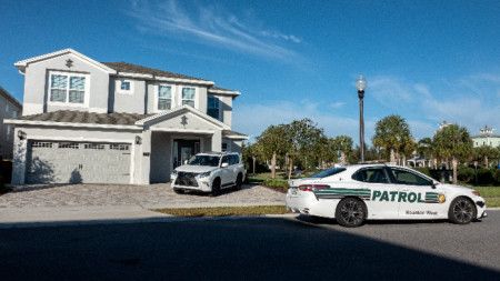 Къщата, където според съобщенията е отседнал бившият президент на Бразилия Жаир Болсонаро, в Encore Resort Homes в Реюнион, Флорида, САЩ, 10 януари 2023 г. 
