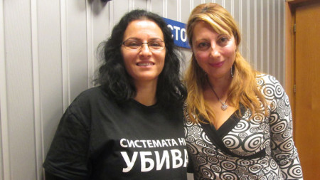 Мая Стоицева (вляво) и Мария Мира Христова в студиото на програма „Христо Ботев“