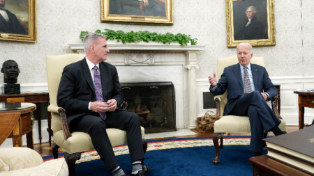 Кевин Маккарти на среща с Джо Байдън в Белия дом.