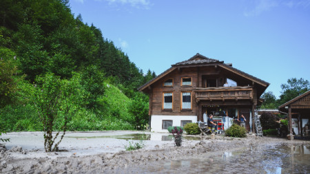 Къща в район Клагенфурт, засегнат от наводненията в Австрия, 6 август 2023 г.