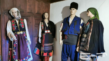Традиционно облекло от Новозагорско, Твърдица и Котленско.