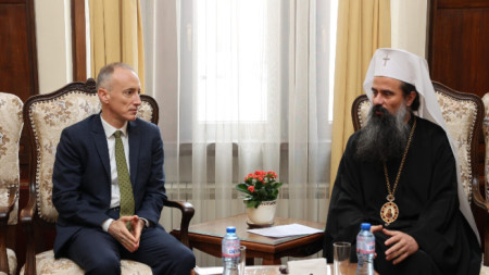 Министърът на образованието Красимир Вълчев и патриарх Даниил - архивна снимка