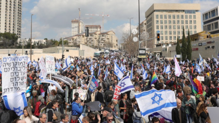 Протест пред Ксенета срещу планираната съдебна реформа в Израел