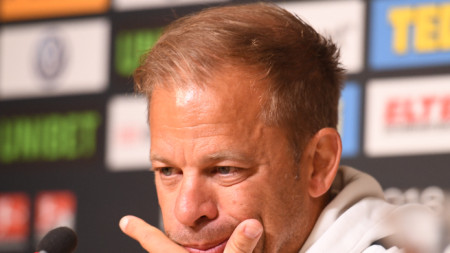 Германският футболен съюз наказа бившия треньор на Вердер Маркус Анфанг