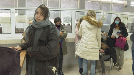 Мобилен екип на Агенцията за бежанците регистрира в Бургас бежанци от Украйна, 5 март 2022 г.