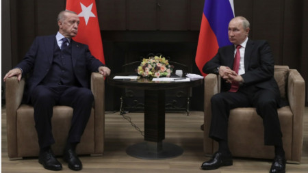 Erdoğan (l.) und Putin 2021 in Sotschi