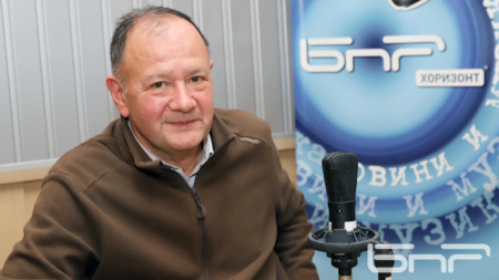 Михаил Миков