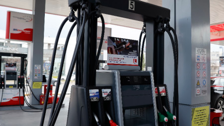 Гърците зареждали гориво за 5 евро, за да достигнат до България и оттам да купят по-евтино