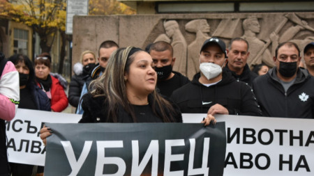 Родителите на убития преди седмица в Сливен Божидар Иванов негови