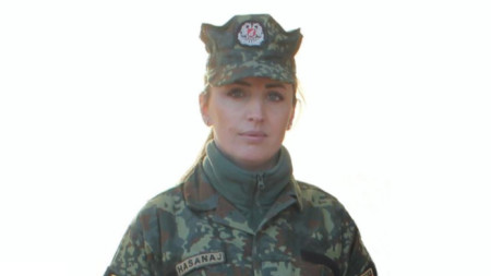 Лейтенант Зафире Хасанай починала от получените рани час след експлозията.