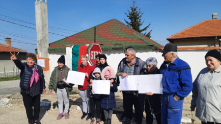 Жители на силистренското село Айдемир заплашват с протести и жива