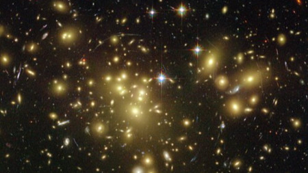 Силни гравитационни лещи, наблюдавани от 