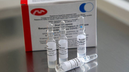 Руската ваксина срещу коронавируса ЕпиВакКорона формира тройна имунна защита съобщи