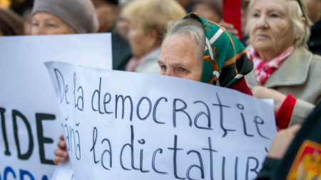 На прага на зимата Молдова е разтърсена от протести срещу социално-икономическата политика на управляващите
