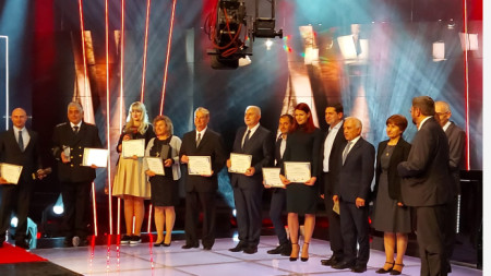Петима учени, един научен колектив и една компания са носителите на тазгодишните награди „Питагор“ на Министерството на образованието и науката за принос в развитието на науката в България. 