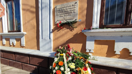 С венци и цветя Силистра изказа благодарността си към руските