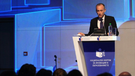 Министърът на образованието Красимир Вълчев откри първия национален форум за иновативните методи на преподаване в училищата в София.