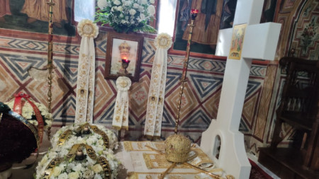 Патриарх Максим почина на 6 ноември 2012 г. на 98-годишна възраст. Погребан е в Троянския манастир
