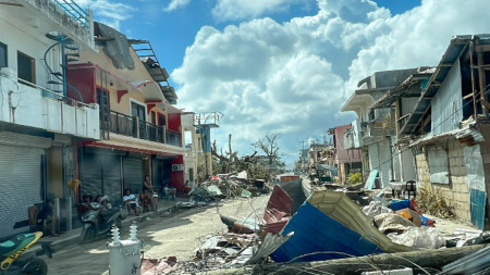 Опустошения от тайфуна на остров Сиаргао, Филипините, 19 декември 2021 г.