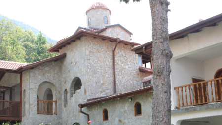 В Ресиловския манастир Покров Богородичен се налага въвеждане на режим