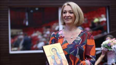 Анита Екенова 