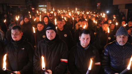 Пред къщата на Христо Луков миналата година бяха запалени факли, а шествие не се състоя.