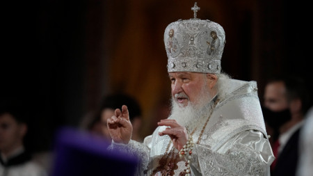 Руският патриарх Кирил в московския храм 