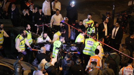 Петима души бяха застреляни в околностите на Тел Авив в
