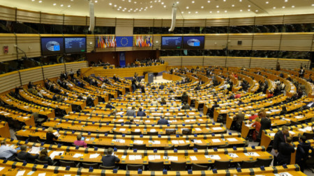 Европейският парламент прие преговорната си позиция по удостоверението на ЕС