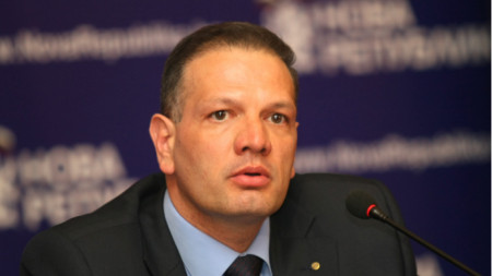 Петър Славов