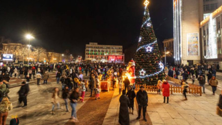 Only in Gabrovo-people sending off the old year on 30 December