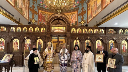 Митрополит Николай Пловдивски и Западно- и Средноевропейски Антоний, отслужиха литургия в Дубай
