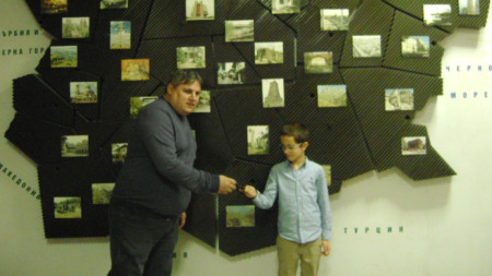 Гавраил Георгиев от София спечели колата от томбола на движението „Опознай България – 100 национални туристически обекта“