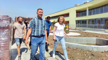 Фандъкова инспектира строителството на нова детска градина в 