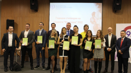 Годишни стипендии за млади фармацевти от Българския
фармацевтичен съюз