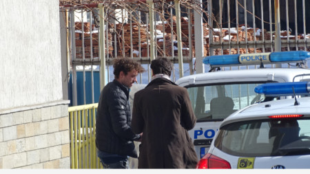 Явор Бахаров на излизане от ареста в Банско.