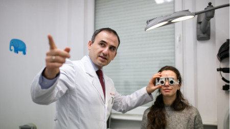 Проф. Александър Оскар, председател на Българското дружество по детска офталмология