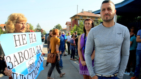 Жители на община Елин Пелин излизат на протест пред общината
