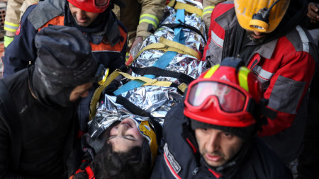 12-годишна сирийка е спасена в Хатай, Южна Турция, 12 февруари 2023 г. 