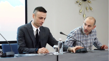 Димитър Бербатов и Мартин Петров по време на пресконференцията.