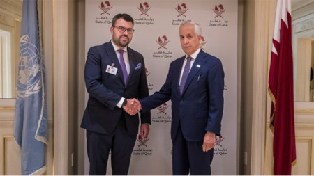 Georg Georgiev (L) and Sultan bin Saad Al-Muraikhi.
